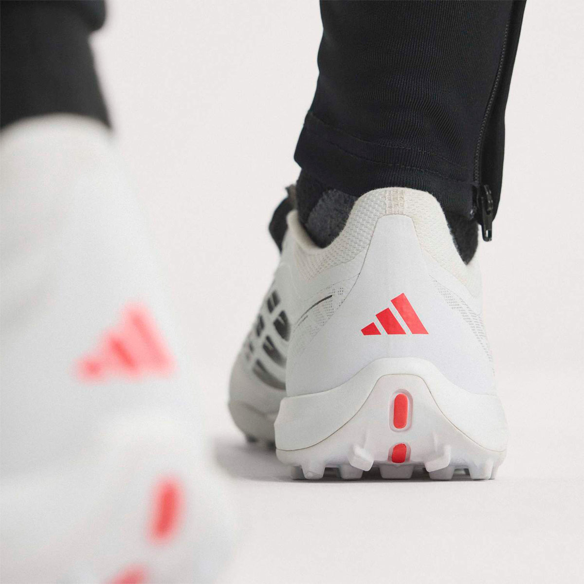 CHIMPUNES HOMBRE ADIDAS PREDATOR LEAGUE PASTO ARTIFICIAL - 6