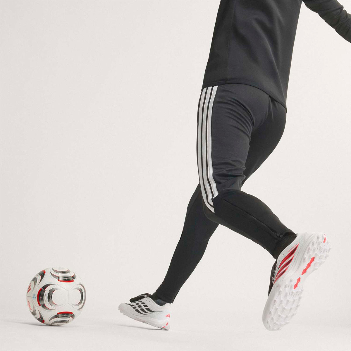 CHIMPUNES HOMBRE ADIDAS PREDATOR LEAGUE PASTO ARTIFICIAL - 7