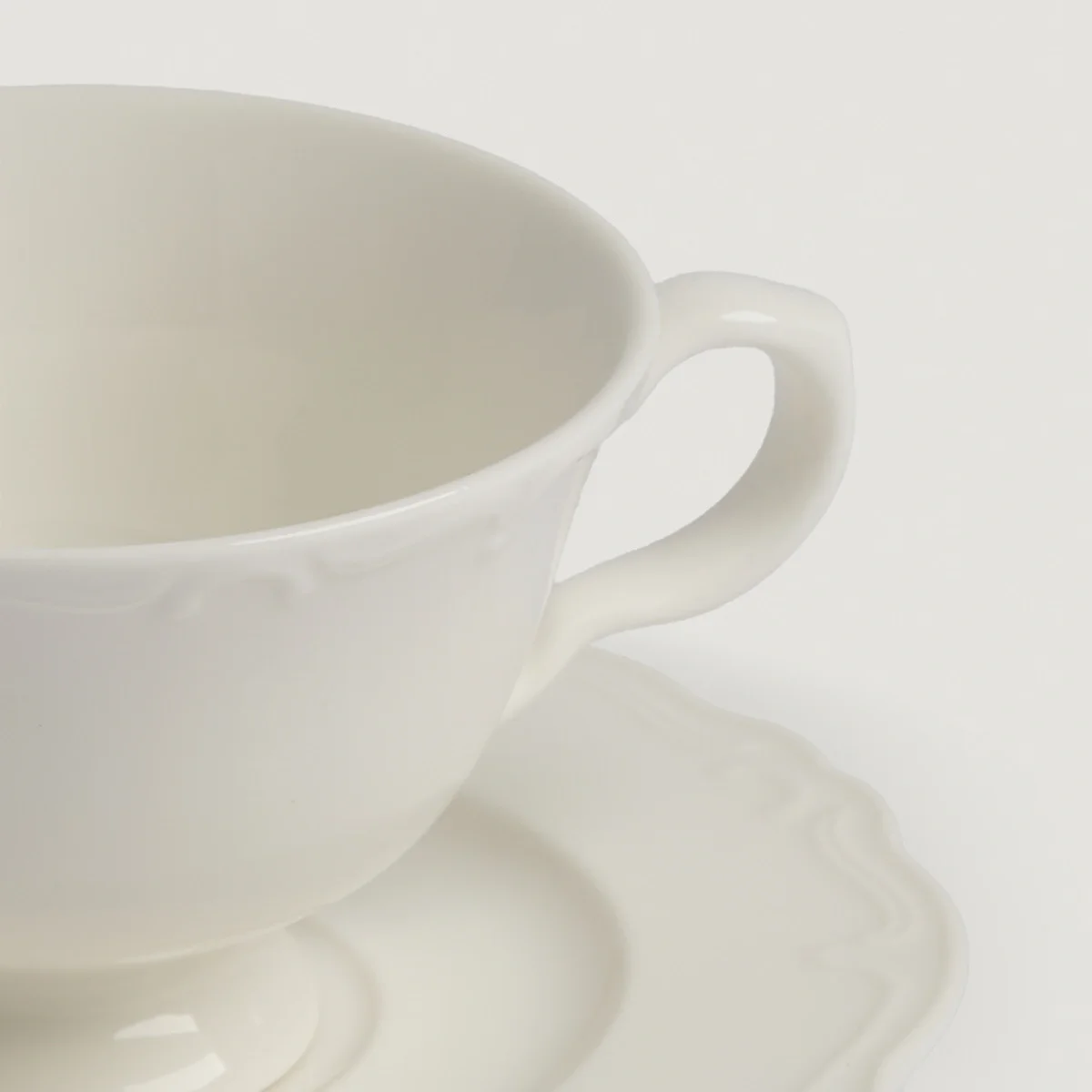 SET X4 TAZAS RIPLEY HOME CLASSIC COLLECTION CON PLATO BLANCO - 2